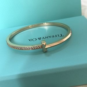 18k Gold Diamond Hinged Wire Bangle Bracelet